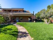 Villa in vendita a Pomezia, Centro