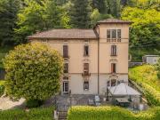 Villa in vendita a Porto Ceresio VA