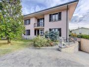 Villa in Vendita a Puegnago del Garda Raffa