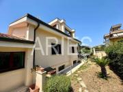Villa plurifamiliare in vendita a Roma