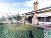 Villa in vendita a Roma RM