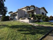 Villa in vendita a Roverbella MN