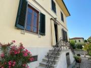 Villa in vendita a San Concordio Contrada Lucca 290 mq...