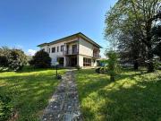 Villa in vendita a San Concordio Contrada Lucca 360 mq...