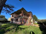 Villa in vendita a San Donato Lucca 280 mq Rif: 1302967