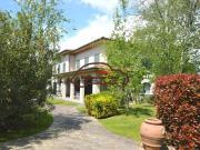 Villa in vendita a Segromigno In Piano Capannori 450 mq...