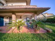 Villa in vendita a Sirmione