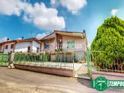 Villa in vendita a Suardi