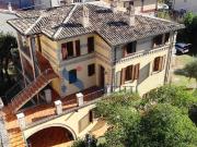 Villa in vendita a Teramo, Centro 400m² Teramo