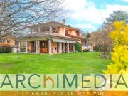 Villa in vendita a Travedona Monate VA