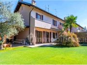 Villa in vendita a Travedona Monate VA