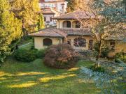 Villa in vendita a Varese, Centro 820m² Varese