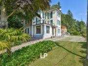 Villa in vendita a Varese VA