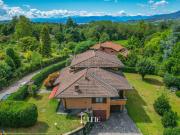 Villa in vendita a Varese VA