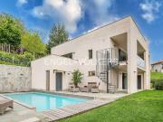 Villa in vendita a Vercana CO