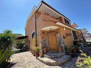 Villetta bifamiliare in vendita di 157 m² in Via Madonna...