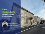 Villa in vendita di 200 m² in Via Guglielmo Marconi