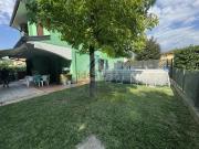 Villa in vendita di 300 m² in Via Grimau