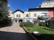 Villa in vendita di 328 m² in Via Giovanni Ameglio