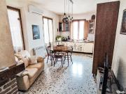 Villa in vendita di 380 m² in Via IV Novembre