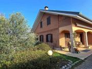 Villa in Vendita in zona BARAZZETTO/VANDORNO con giardino