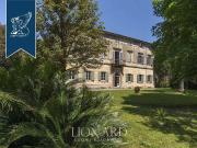 Villa in vendita Lucca, Italia