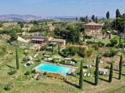 Villa in vendita Pomarance, Italia