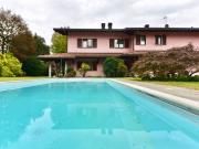 Prestigiosa villa di 927 mq in vendita, Via Danubio,...