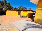 Villa independiente con casa de invitados y parcela de...