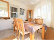 Villa independiente con piscina privada a 350 metros de...