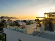 Villa independiente con piscina y vistas al mar en Alfaz...