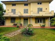 villa indipendente in vendita a Massa, Ronchi