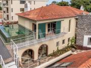 VILLA INFANTE | Moradia Citadina com Elegância