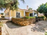 Villa Juncal Exclusiva Moradia T4 com Piscina e Jardim...
