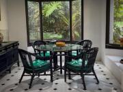 Villa Los Alpes · Finca Europea con Jardines Privados ·...