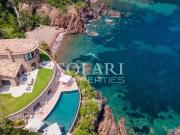 Villa luxueuse pied dans l'eau avec accès plage...