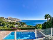 Villa Mediterránea Aislada con Vistas Panorámicas al Mar...