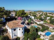 Villa mediterránea con vistas al mar en venta en Dénia...