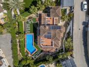 Villa Mediterránea con Vistas Panorámicas al Mar y...