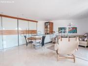 Villa mediterránea elegante con vistas panorámicas al mar