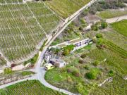 Villa mit einzigartiger Architektur in Sitten, die von...