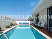 Villa moderna chave na mão com piscina numa tranquila...