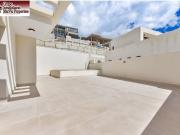 VILLA MODERNA CON VISTAS AL MAR Y A LA MONTAÑA EN FINESTRAT