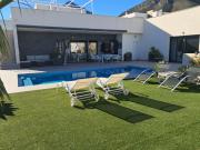 Villa moderna de 3 dormitorios con apartamento separado...