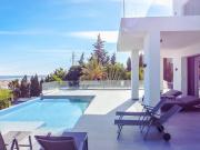 Moderna y lujosa villa de nueva construcción con...