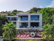Villa moderne avec vue imprenable sur la mer et le Cap...