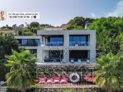 Villa moderne avec vue imprenable sur la mer et le Cap...