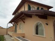 Villa nuova a Camaiore