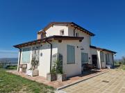 Villa Panoramica Con Terreno 160m² Guardea