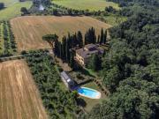 Villa Petrognano del 1500 con belvedere e piscina,...